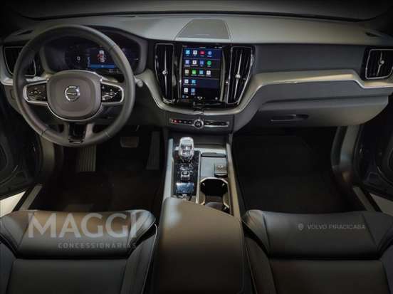 VOLVO-XC60-2023