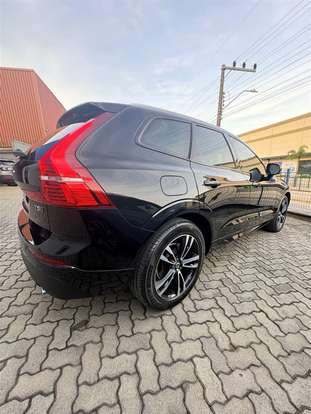 VOLVO-XC60-2017