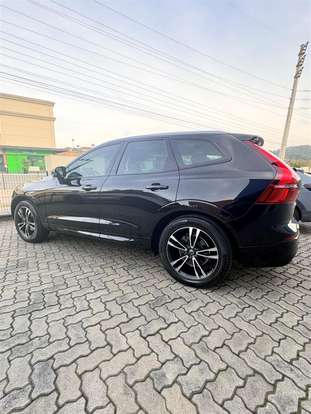 VOLVO-XC60-2017