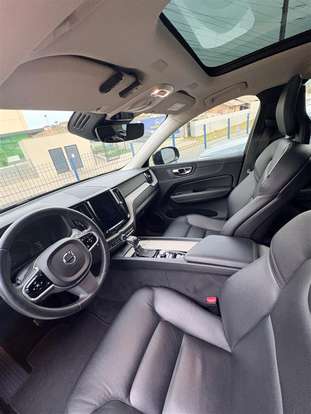 VOLVO-XC60-2017