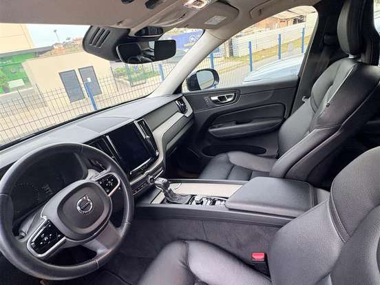 VOLVO-XC60-2.0 T5 GASOLINA MOMENTUM AWD GEARTRONIC VOLVO-XC60-2017