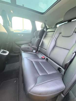 VOLVO-XC60-2017