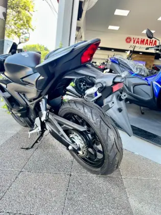 YAMAHA YZF R3 ABS CONNECTED YAMAHA YZF R3 ABS CONNECTED