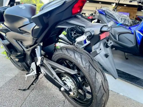 YAMAHA-YZF R3 ABS CONNECTED YAMAHA-YZF R3 ABS CONNECTED-2025