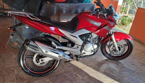 YAMAHA-FAZER 250IE LIMITED EDITION-2011