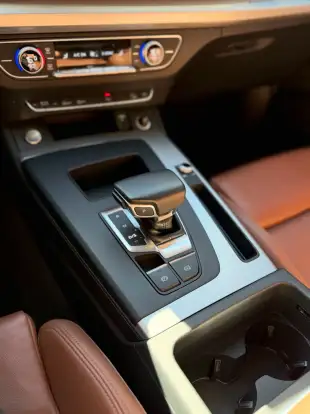 AUDI-Q5-2022