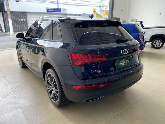 AUDI-Q5-2019