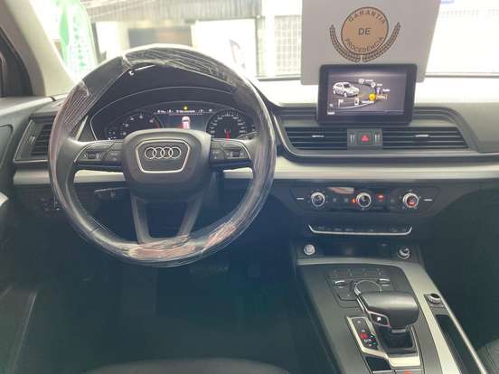 AUDI-Q5-2019