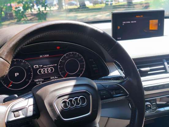AUDI-Q7-2016