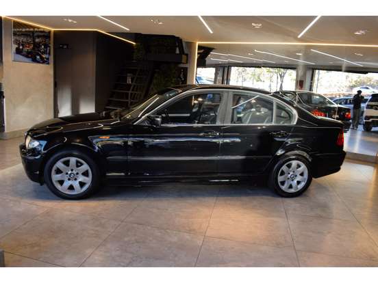 BMW-320i-2003