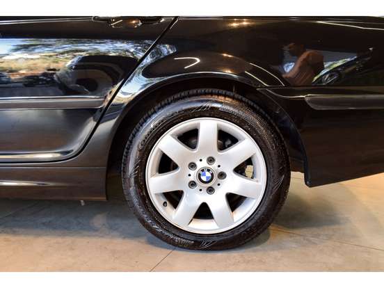 BMW-320i-2003