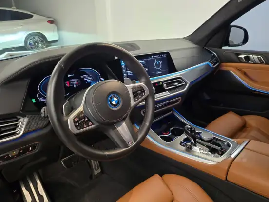 BMW-X5-2021