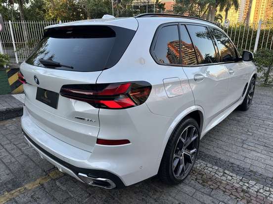 BMW-X5-3.0 I6 TURBO HÍBRIDO XDRIVE50E M SPORT AUTOMÁTICO BMW-X5-2023