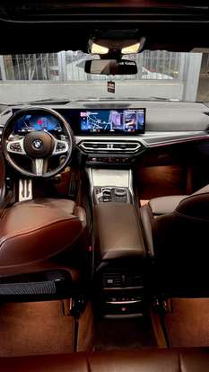 BMW-320i-2023
