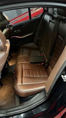 BMW-320i-2023