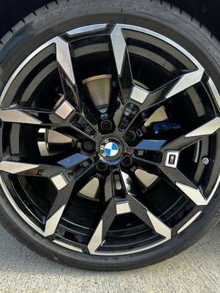 BMW-320i-2025