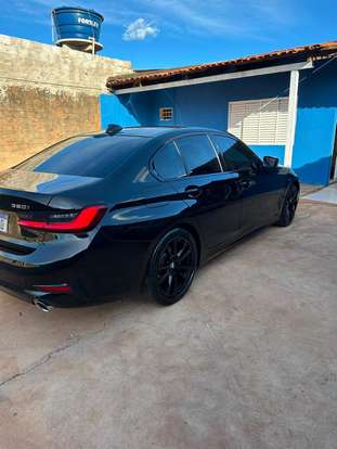 BMW-320i-2020