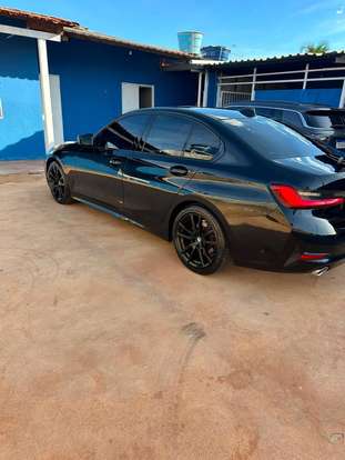 BMW-320i-2020