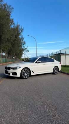 BMW-530e-2020