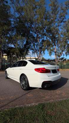 BMW-530e-2020