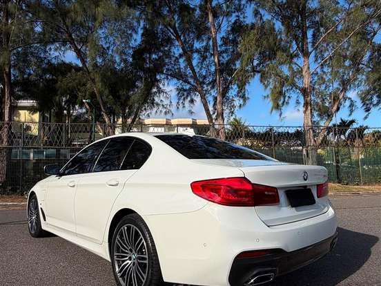 BMW-530e-2.0 16V TWINPOWER HÍBRIDO M SPORT AUTOMÁTICO BMW-530e-2020
