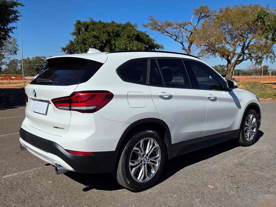 BMW-X1-2.0 16V TURBO ACTIVEFLEX SDRIVE20I 4P AUTOMÁTICO BMW-X1-2019