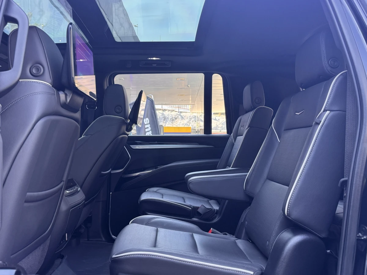 Cadillac Escalade — foto 11