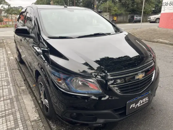 CHEVROLET ONIX 1.4 MPFI LT 8V FLEX 4P MANUAL CHEVROLET ONIX 1.4 MPFI LT 8V FLEX 4P MANUAL
