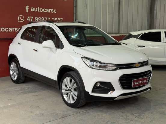 CHEVROLET-TRACKER-2017