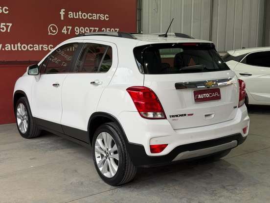 CHEVROLET-TRACKER-2017