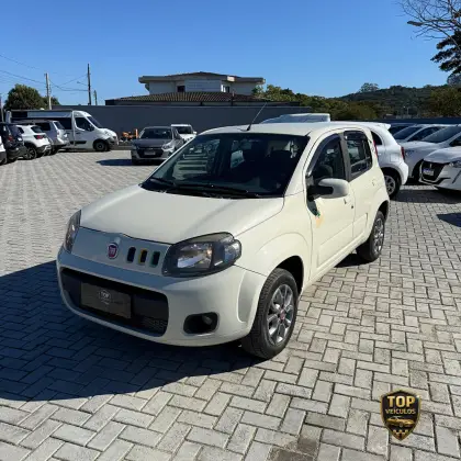 FIAT UNO 1.0 EVO VIVACE 8V FLEX 4P MANUAL FIAT UNO 1.0 EVO VIVACE 8V FLEX 4P MANUAL