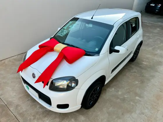 FIAT UNO 1.4 EVO SPORTING 8V FLEX 4P MANUAL FIAT UNO 1.4 EVO SPORTING 8V FLEX 4P MANUAL
