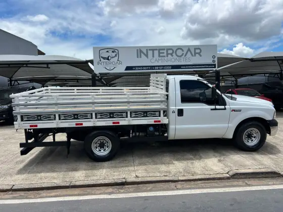 FORD F-350 2.8 TURBO DIESEL 2P MANUAL FORD F-350 2.8 TURBO DIESEL 2P MANUAL