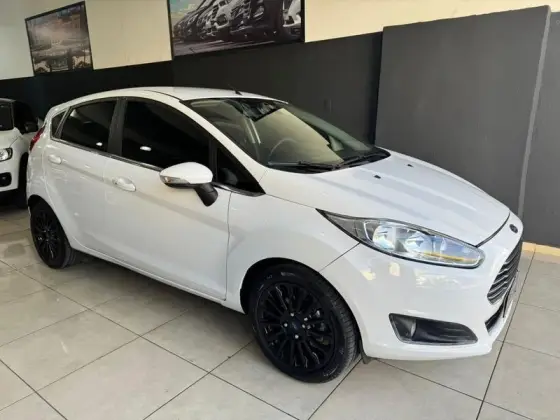 FORD FIESTA 1.6 TITANIUM HATCH 16V FLEX 4P POWERSHIFT FORD FIESTA 1.6 TITANIUM HATCH 16V FLEX 4P POWERSHIFT