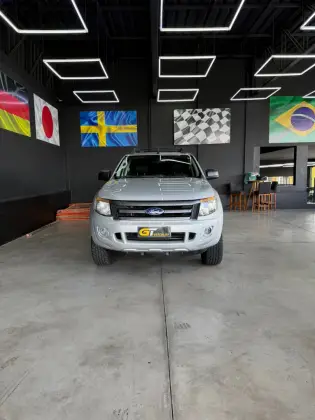 FORD RANGER 2.5 XLS 4X2 CD 16V FLEX 4P MANUAL FORD RANGER 2.5 XLS 4X2 CD 16V FLEX 4P MANUAL