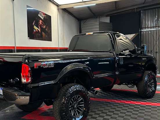 FORD-F-250-3.9 XLT MAX POWER 4X4 CS DIESEL 2P MANUAL FORD-F-250-2011