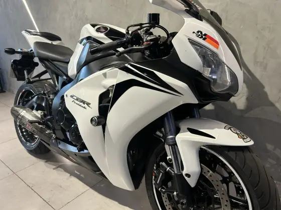 HONDA CBR 1000RR FIREBLADE HONDA CBR 1000RR FIREBLADE