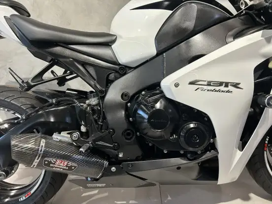HONDA-CBR 1000RR FIREBLADE HONDA-CBR 1000RR FIREBLADE-2008