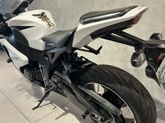 HONDA-CBR 1000RR FIREBLADE HONDA-CBR 1000RR FIREBLADE-2008