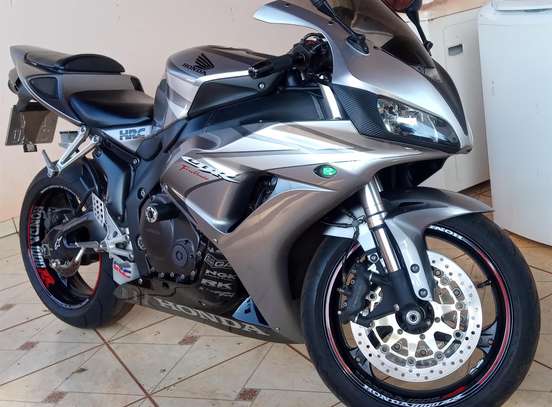 HONDA-CBR 1000RR FIREBLADE-2006