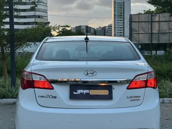 HYUNDAI-HB20S-1.6 COMFORT PLUS 16V FLEX 4P AUTOMÁTICO HYUNDAI-HB20S-2015