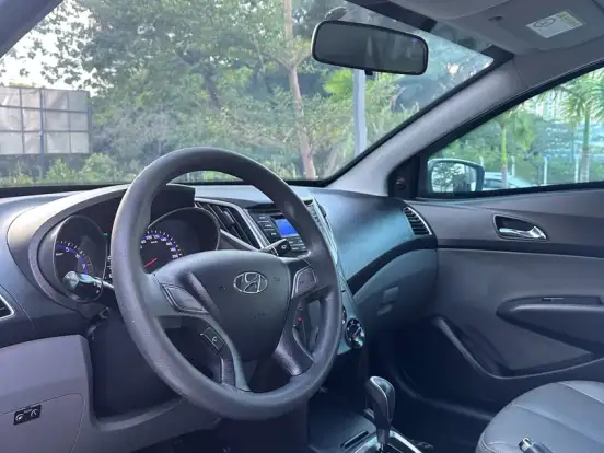 HYUNDAI-HB20S-1.6 COMFORT PLUS 16V FLEX 4P AUTOMÁTICO HYUNDAI-HB20S-2015