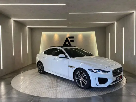 JAGUAR XE 2.0 16V INGENIUM P250 GASOLINA R-DYNAMIC HSE 4P AUTOMÁTICO JAGUAR XE 2.0 16V INGENIUM P250 GASOLINA R-DYNAMIC HSE 4P AUTOMÁTICO