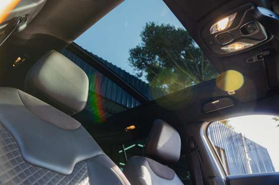 JEEP-COMMANDER-2023