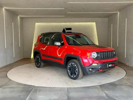 JEEP RENEGADE 2.0 16V TURBO DIESEL TRAILHAWK 4P 4X4 AUTOMÁTICO JEEP RENEGADE 2.0 16V TURBO DIESEL TRAILHAWK 4P 4X4 AUTOMÁTICO