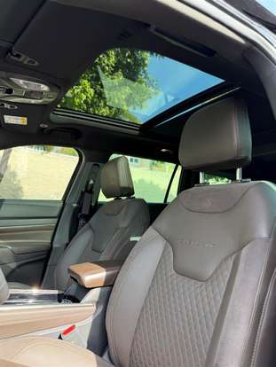 JEEP-COMMANDER-2.0 HURRICANE 4 TURBO GASOLINA OVERLAND AT9 JEEP-COMMANDER-2025