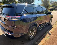 JEEP COMMANDER 2.0 TD380 TURBO DIESEL OVERLAND AT9 JEEP COMMANDER 2.0 TD380 TURBO DIESEL OVERLAND AT9
