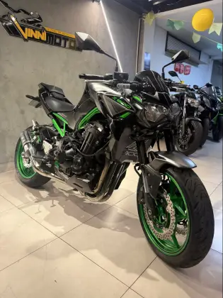 KAWASAKI Z900 KAWASAKI Z900