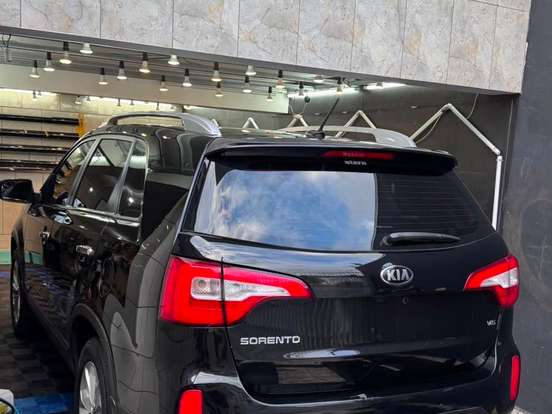 KIA-SORENTO-3.5 V6 GASOLINA EX 7L 4WD AUTOMÁTICO KIA-SORENTO-2013