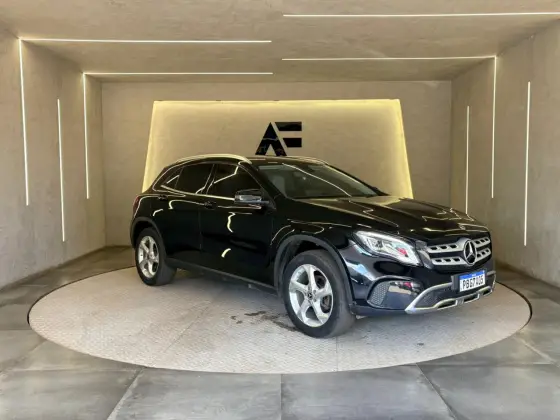 MERCEDES-BENZ GLA 200 1.6 CGI FLEX ADVANCE 7G-DCT MERCEDES-BENZ GLA 200 1.6 CGI FLEX ADVANCE 7G-DCT